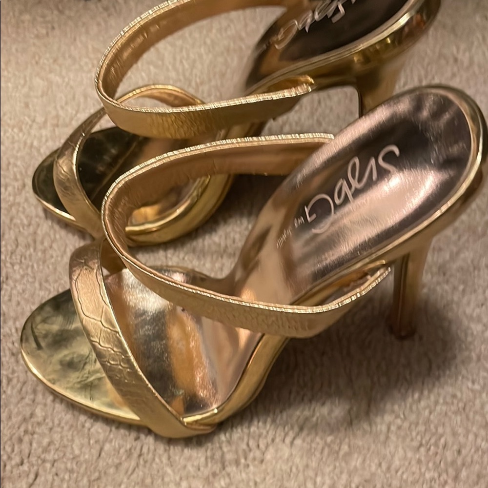 Elegant Gold Strappy Heels for Formal Occasions